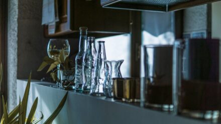 레드 와인 vs 화이트 와인, 개봉 후 냉장 보관을 ‘실수 없이’ 유지하는 시간 기준은?